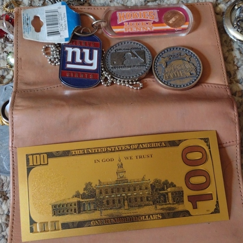 NFL/MLB necklace/souvenir &VT  Hokies Keychain+Bonus Item